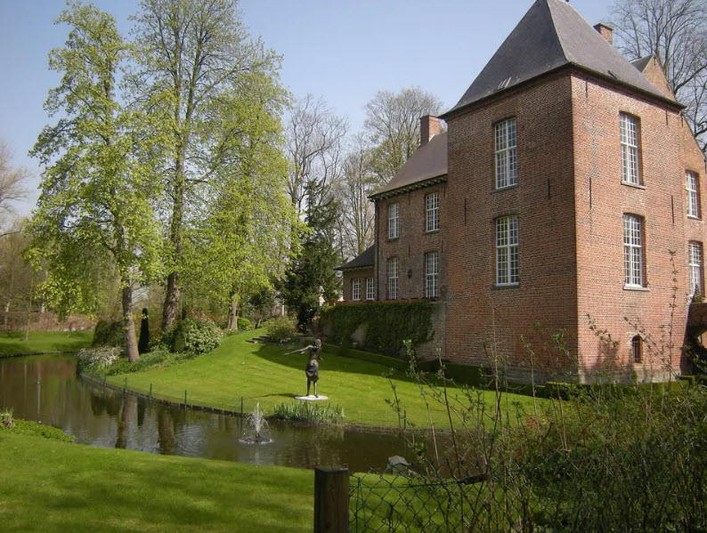 Kasteel Van Moorsele, Belgium